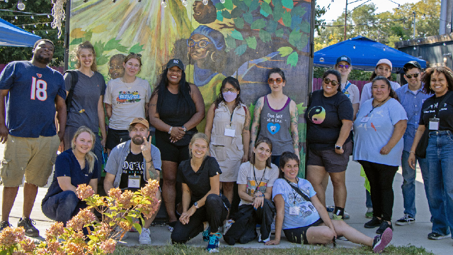 Volunteers from One Tail at a Time animal rescue in Chicago after an event with University of Illinois veterinary community medicine program.