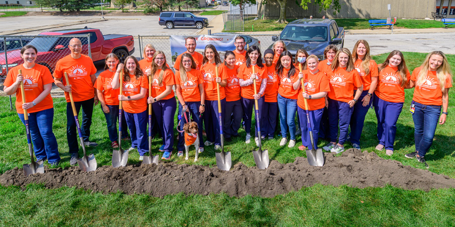 members of the Illinois veterinary oncology service at the groundbreaking for the oncology wing in September 2024